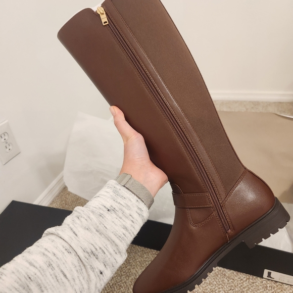 Coach Farrah Boots - Picture 6 of 9